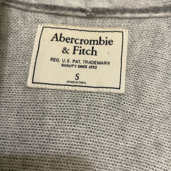 💜SOLD💜Abercrombie Cozy Gray Cardigan - Picture 2 of 2